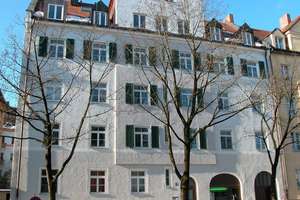Gepflegte 2-Zimmer-Erdgeschosswohnung mit Balkon, Innenhofblick und Wohnküche