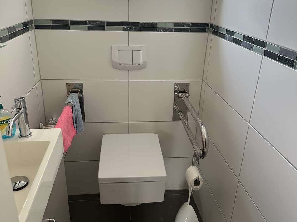 Gäste-WC Haus alt