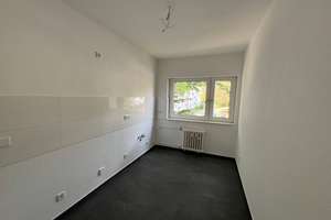Renovierte 3 Zi.-Whng. mit Balkon - modernes Wannenbad mit Fenster - Duisburg Rheinhausen – Lortzingstraße 25, 47226 Rheinhausen-Mitte, Duisburg – Vorschaubild 4