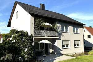 Modernisiertes Zweifamilienhaus in ruhiger Lage – Die vollständige Adresse der Immobilie erhältst du vom Anbieter., 86453 Dasing – Vorschaubild 1