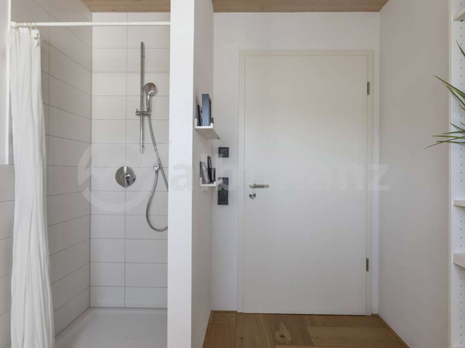 Badezimmer mit Dusche