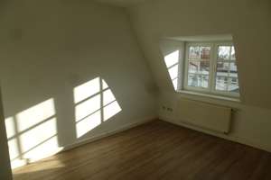 Preiswerte, helle, ruhige 2-Zimmer-DG-Wohnung mit EBK in Geithain – August-Bebel-Straße 2, 4643 Geithain – Vorschaubild 4