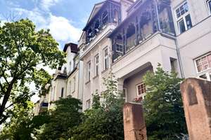 Altbaucharme auf zwei Ebenen – großzügige Maisonette mit sonniger Hofterrasse – 6110 Südliche Innenstadt, Halle (Saale) – Vorschaubild 2