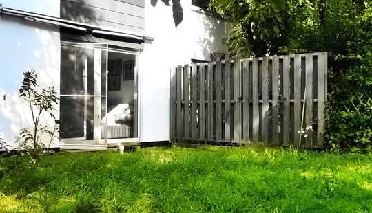 Bild von Wohnglück mit Terrasse und grünem Außenbereich