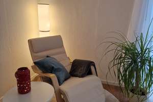 Möblierte, frisch renovierte 1,5-Zimmer-Wohnung in Bochum-Linden mit abgeschlossenem Parkplatz – Hattinger Straße 574, 44879 Linden, Bochum – Vorschaubild 2