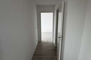 Gemütliche 2-Zimmer Wohnung mit Balkon & Aufzug in Marzahn – Allee der Kosmonauten 151 A -, 12685 Marzahn, Berlin – Vorschaubild 2