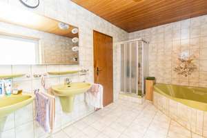 Tolles und Großes Wohnhaus - mit PV-Anlage und großem Wintergarten!  – Die vollständige Adresse der Immobilie erhältst du vom Anbieter., 86510 Ried – Vorschaubild 6