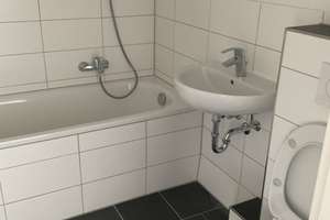 Schöne 3-Raumwohnung mit  Balkon sucht Nachmieter - WBS. – Grünauer Allee 76, 4209 Grünau-Ost, Leipzig – Vorschaubild 2