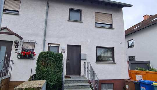 Bild von Geräumiges 9-Zimmer Reihenendhaus in Bruchköbel