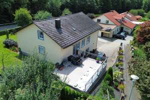 Charmantes Zweifamilienhaus mit großzügigem Garten – Die vollständige Adresse der Immobilie erhältst du vom Anbieter., 94130 Obernzell – Vorschaubild 4