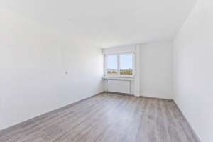 Modernisierte 4,5-Zimmer-Wohnung mit Südbalkon in begehrter Lage. – Die vollständige Adresse der Immobilie erhältst du vom Anbieter., 89231 Neu-Ulm – Vorschaubild 7