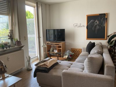 Attraktive Kapitalanlage: 1-Zi.-Wohnung mit Balkon, Stellplatz, Kellerabteil & Aufzug – vermietet