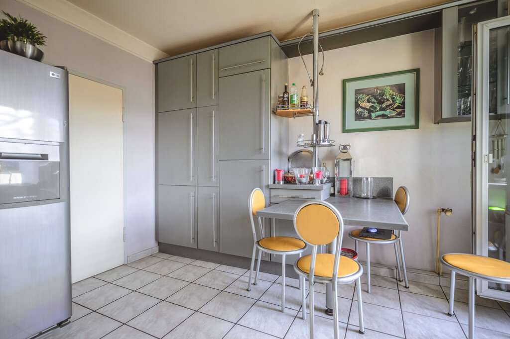 Immobilie in Aldenhoven - Großes, freistehendes Einfamilienhaus mit Einliegerwohnung und Garage  in Siersdorf - Bild 4