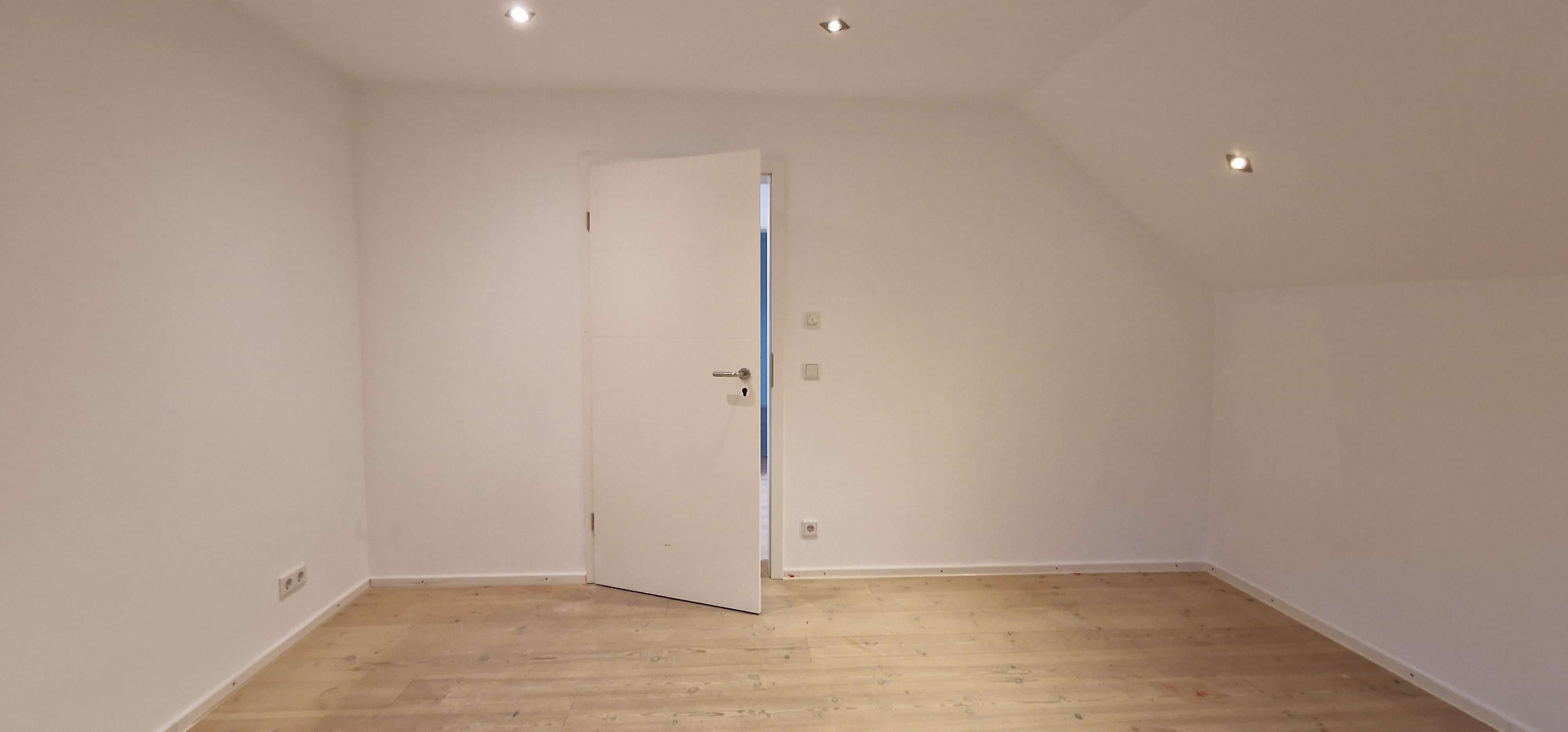 Immobilie in Pöttmes - Außergewöhnliches Einfamilienhaus mit Einliegerwohnung. - Bild 2