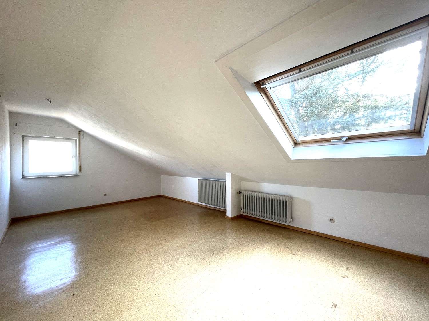 Immobilie in Heimsheim - Freistehendes Einfamilienhaus mit Einliegerwohnung - Bild 1