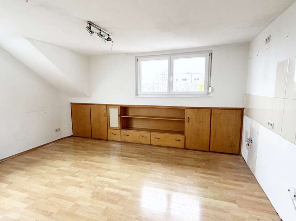 DG Küche mit Einbauschränken