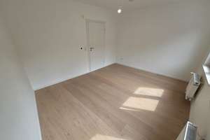 Helle 65 m² Wohnung mit Penthouse Charakter   – frisch renoviert, neue Einbauküche, Top Lage  – Die vollständige Adresse der Immobilie erhältst du vom Anbieter., 38440 Stadtmitte (Ortsteil), Wolfsburg – Vorschaubild 7