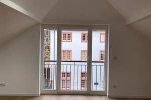 Schöne Dachgeschosswohnung in aufwendig saniertem Altbau zu vermieten – Brotstraße 26, 54290 Mitte/Gartenfeld, Trier – Vorschaubild 2