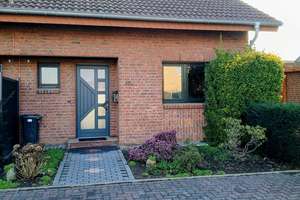 RESERVIERT!
Charmante Doppelhaushälfte BJ 2000 mit Garage u. kl. Garten–idyllisch in Sackgassenlage – Die vollständige Adresse der Immobilie erhältst du vom Anbieter., 47574 Goch – Vorschaubild 2