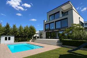 Klare Architektur - beste Lage - außergewöhnlicher Weitblick