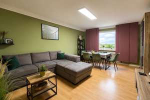 Ansprechende 3 Zimmer Wohnung mit Balkon und Loggia