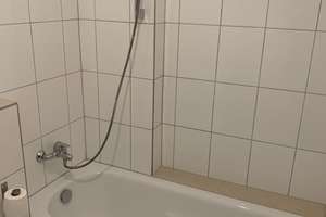 Schöne und ruhige 1-Zimmer Altbauwohnung nahe Spreebogen! Bezugsfrei! – Jagowstr. 17, 10555 Moabit, Berlin – Vorschaubild 4