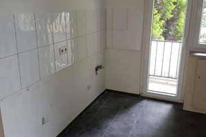 Renovierte, helle 3-Zimmer-Wohnung mit Balkon im 2. OG – Eichental 9, 47798 Stadtmitte, Krefeld – Vorschaubild 4