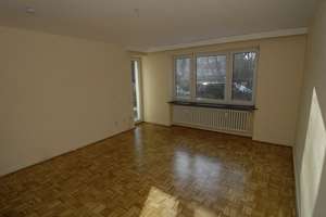 Sanierte 4-Zimmer- Wohnung mit West-Balkon und einer neuen Einbauküche! – Arno-Holz-Weg 10, 21077 Wilstorf, Hamburg – Vorschaubild 2