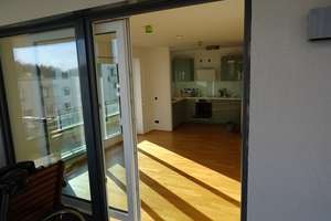 Schöne, geräumige drei Zimmer Dachterrassen-Wohnung in München, Altperlach – Margarethe-Selenka-Str. 18, 81737 Altperlach, München – Vorschaubild 2