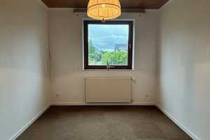 Gepflegte Doppelhaushälfte mit Garten und Garage – Bremen – Vorschaubild 3