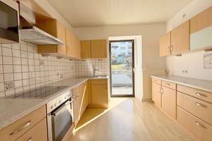 Familienfreundliche 4-Zimmer-Wohnung mit Balkon, Garage und Gartenanteil – Die vollständige Adresse der Immobilie erhältst du vom Anbieter., 54296 Irsch, Trier – Vorschaubild 4