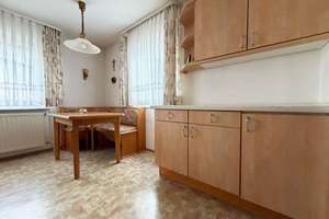 TOP-Preis...die Modernisierung kann starten.
4 Zimmer auf 131 m². Herrliches Grundstück.
Südstadt. – Die vollständige Adresse der Immobilie erhältst du vom Anbieter., 78050 Villingen, Villingen-Schwenningen – Vorschaubild 5