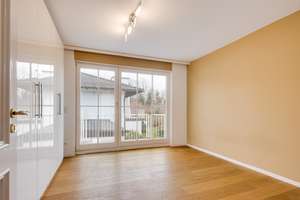sehr geräumige Balkonwohnung mit schönem Ausblick, Tiefgarage – Die vollständige Adresse der Immobilie erhältst du vom Anbieter., 81827 Waldtrudering, München – Vorschaubild 5