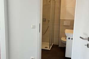 FREI! 2-Zimmer Dachterrassentraum in Trudering inkl. 30 QM großem Hobbyraum + extra Keller – Stieglitzweg 8, 81827 Waldtrudering, München – Vorschaubild 27