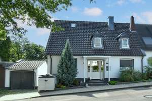 Modernes Familienglück!
Wohnen, Genießen und Entspannen auf höchstem Niveau
Stilvolle Doppelhaushä – Die vollständige Adresse der Immobilie erhältst du vom Anbieter., 45136 Bergerhausen, Essen – Vorschaubild 25