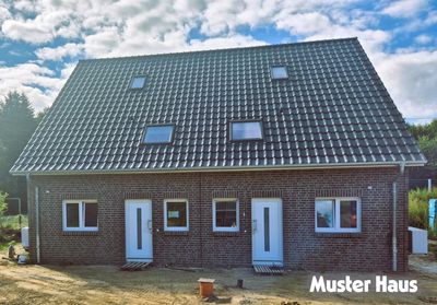 NEUBAU! Moderne Doppelhaushälfte in schöner ruhigen Lage!