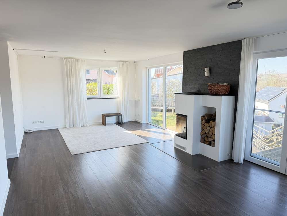 Immobilie in Mertesheim - Frische Luft, freier Blick, hoher Wohnkomfort = Lebensqualität! Modernes EFH m. ELW in Mertesheim! - Bild 9