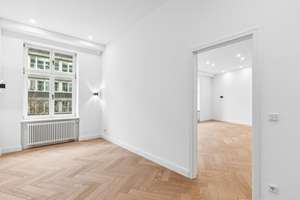 Clean chic trifft Gründerzeit-Charme: Saniertes 4-Zimmer-Juwel mit Balkon – Rochstraße 5, 10178 Mitte (Ortsteil), Berlin – Vorschaubild 5