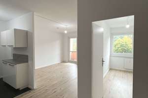Modernes Bad! 3-Zimmer-Wohnung mit EBK und TV geschenkt! – Wolgograder Allee 62, 9123 Hutholz, Chemnitz – Vorschaubild 7
