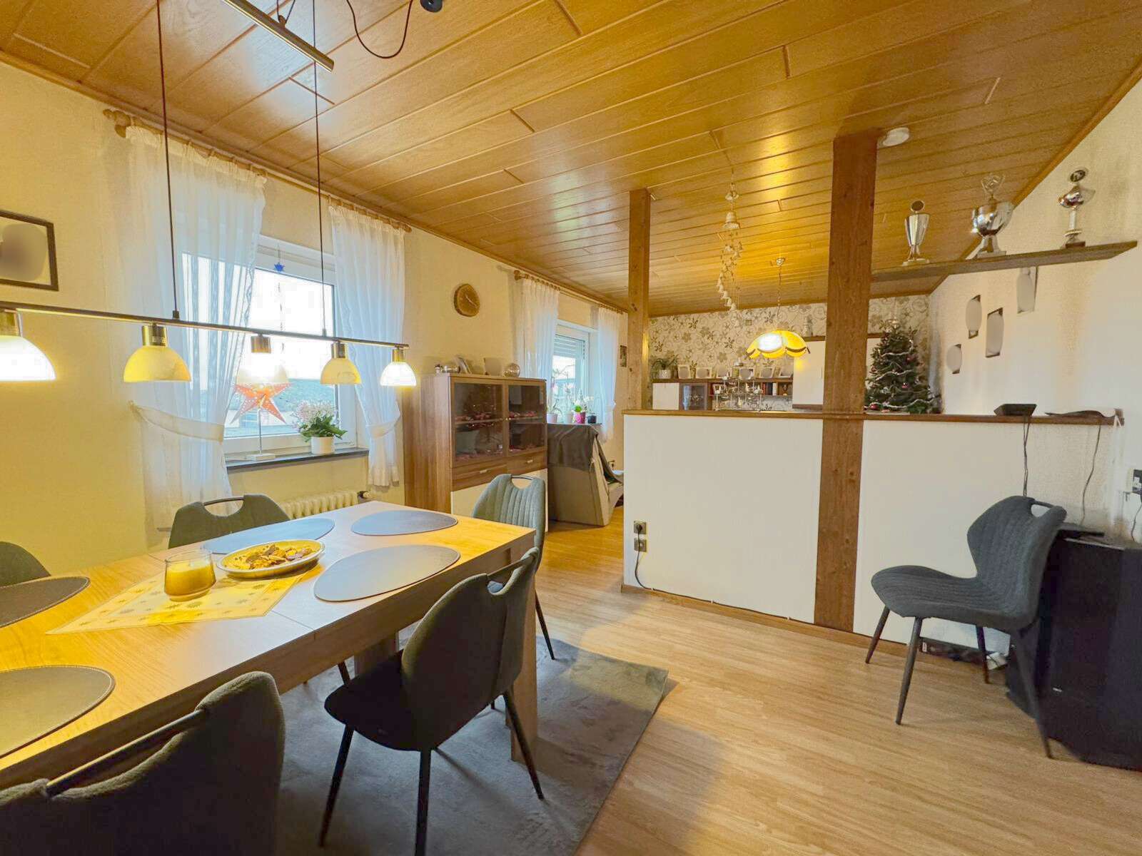 Immobilie in Homberg (Ohm) - Gepflegtes Zweifamilienhaus in zentraler Lage von Homberg/ Ohm - Bild 8