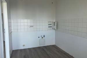 Perfekter Alltagskomfort mit Balkon für die Familie! – Ahrenshooper Straße 4, 13051 Neu-Hohenschönhausen, Berlin – Vorschaubild 5