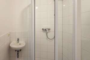 Mehr als 2 Zimmer: Altbauwohnung mit 28 m² beheizter Zusatzfläche und Stellplatz in Babelsberg – Die vollständige Adresse der Immobilie erhältst du vom Anbieter., 14482 Babelsberg Nord, Potsdam – Vorschaubild 6