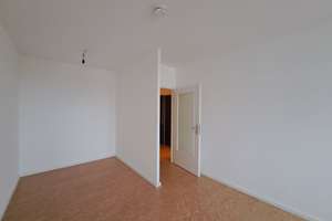 Mit WBS-berechtigtem Einkommen 160-220– Seniorenwohnhaus Für Menschen ab 50 Jahren – Senftenberger Ring 12, 13439 Märkisches Viertel, Berlin – Vorschaubild 5