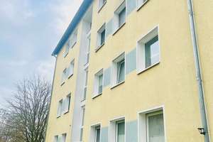 Aufgepasst! 3-Raum-Wohnung, neues Bad, EBK, Garage, auch als Kapitalanlage