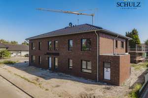 **Erstbezug in Bösel – Moderne 3-Zi.-Wohnungen mit Einbauküche und Balkon/Terrasse zu vermieten** – Die vollständige Adresse der Immobilie erhältst du vom Anbieter., 26219 Bösel – Vorschaubild 1
