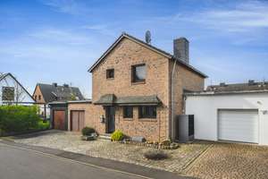 Freistehendes Einfamilienhaus mit gepflegtem Garten und Garage in ruhiger Wohnlage in Kohlscheid – Die vollständige Adresse der Immobilie erhältst du vom Anbieter., 52134 Herzogenrath – Vorschaubild 2