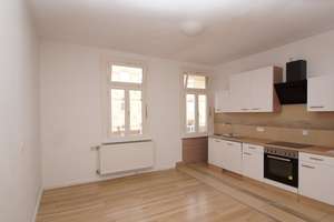 ALTBAUWOHNUNG IN INNENSTADTLAGE! Ca. 107 m² Wfl, 4 Zimmer, 3 Schlafzimmer, 1 Badezimmer und Garage. – Die vollständige Adresse der Immobilie erhältst du vom Anbieter., 65185 Mitte, Wiesbaden – Vorschaubild 1