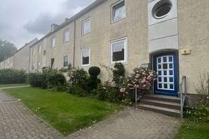 Frisch renovierte 3-Zimmer-Erdgeschosswohnung –  sofort bezugsfrei in Salzgitter-Thiede – Pappeldamm 8, 38239 Thiede, Salzgitter – Vorschaubild 1