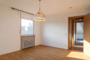 Sonnige Dachgeschoss-Oase mit PV-Anlage und Balkon – Die vollständige Adresse der Immobilie erhältst du vom Anbieter., 73614 Schorndorf – Vorschaubild 12