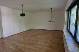 Großzügige 3-Zimmer-Wohnung mit zwei Balkonen in ruhiger Lage von München-Moosach – Caubstraße 17, 80993 Alt-Moosach, München – Vorschaubild 3